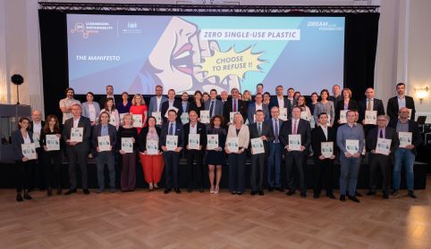 Luxembourg Sustainability Forum 2019 : Plus de 50 entreprises sengagent  lutter contre le plastique ultra-jetable.